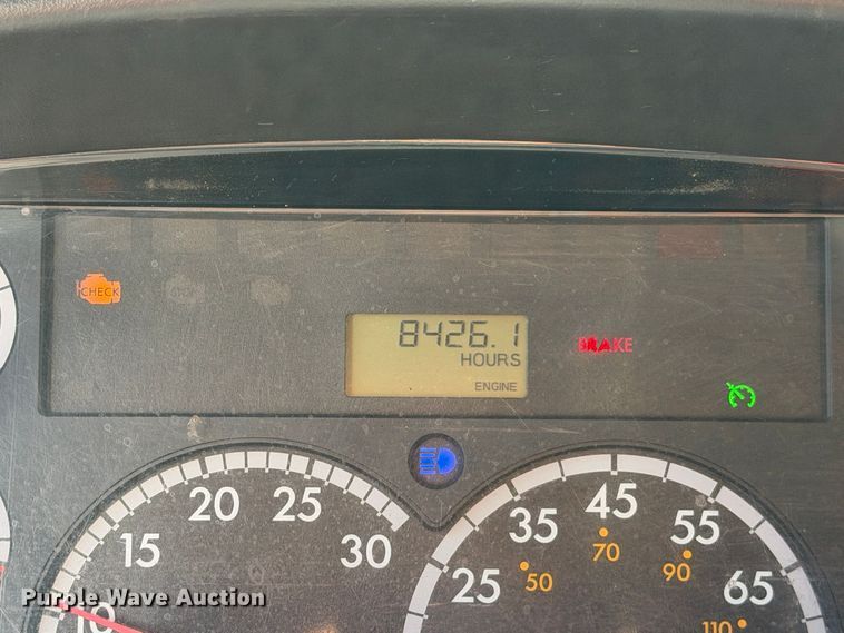 image for item EP3067 2011 Freightliner Business Class M2 box truck