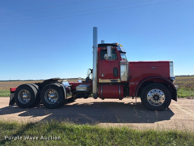 image for item EP7917 1989 Peterbilt 379 semi truck