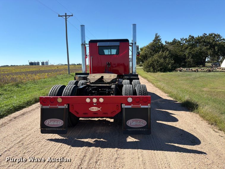 image for item EP7917 1989 Peterbilt 379 semi truck