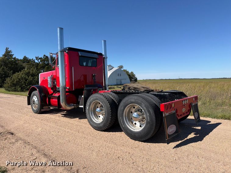 image for item EP7917 1989 Peterbilt 379 semi truck