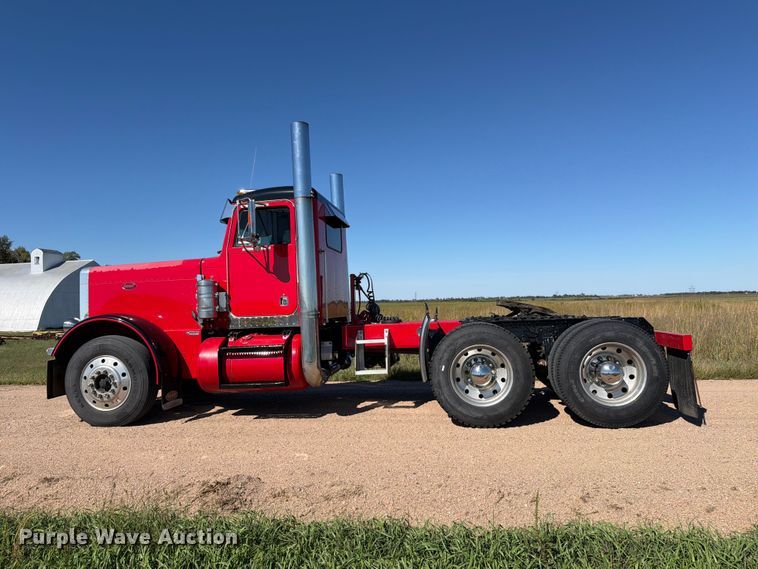 image for item EP7917 1989 Peterbilt 379 semi truck