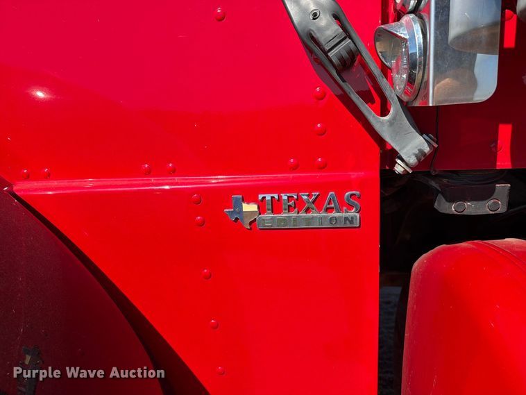 image for item EP7917 1989 Peterbilt 379 semi truck