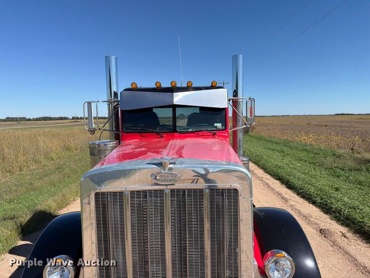 image for item EP7917 1989 Peterbilt 379 semi truck