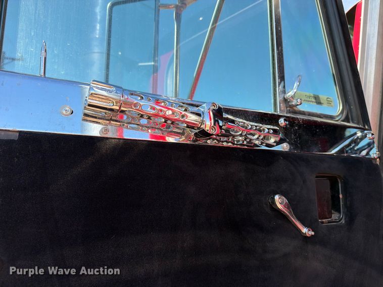 image for item EP7917 1989 Peterbilt 379 semi truck