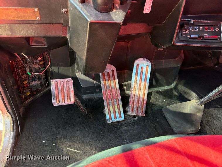 image for item EP7917 1989 Peterbilt 379 semi truck