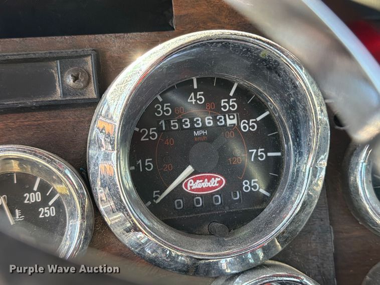 image for item EP7917 1989 Peterbilt 379 semi truck