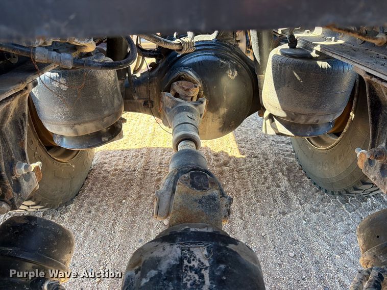 image for item EP7917 1989 Peterbilt 379 semi truck