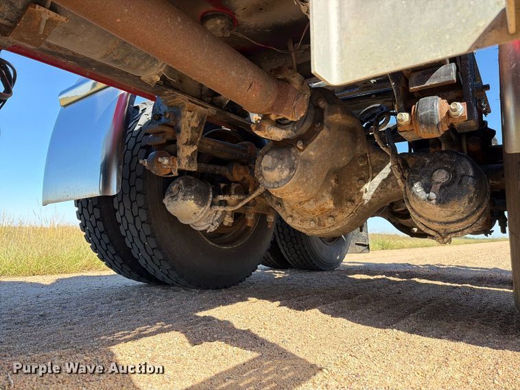 image for item EP7917 1989 Peterbilt 379 semi truck