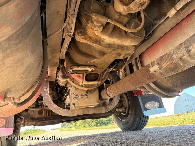 image for item EP7917 1989 Peterbilt 379 semi truck