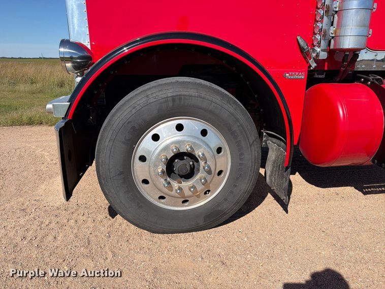 image for item EP7917 1989 Peterbilt 379 semi truck