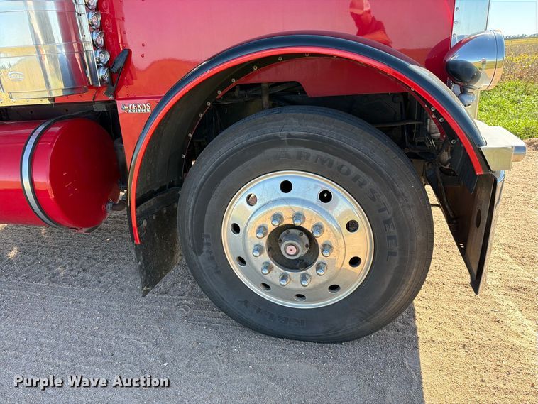 image for item EP7917 1989 Peterbilt 379 semi truck