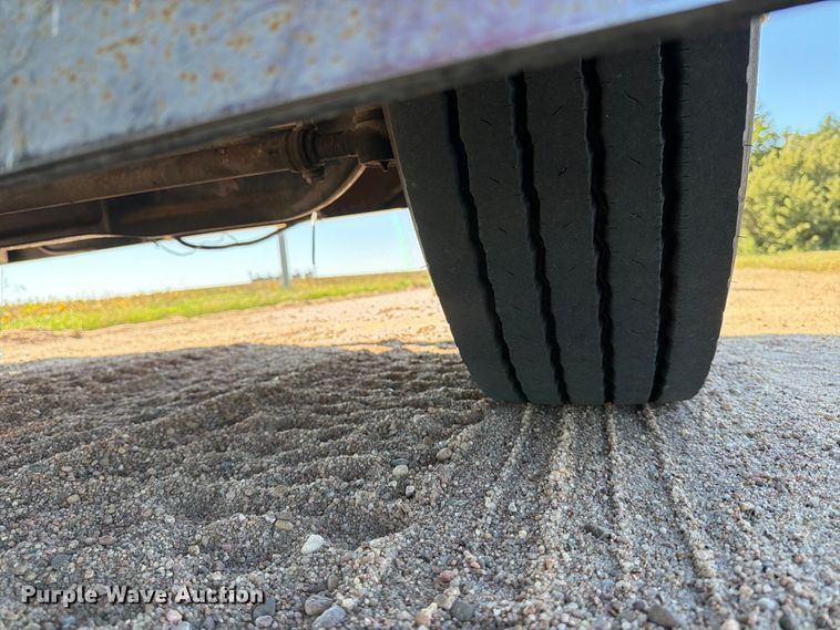 image for item EP7917 1989 Peterbilt 379 semi truck