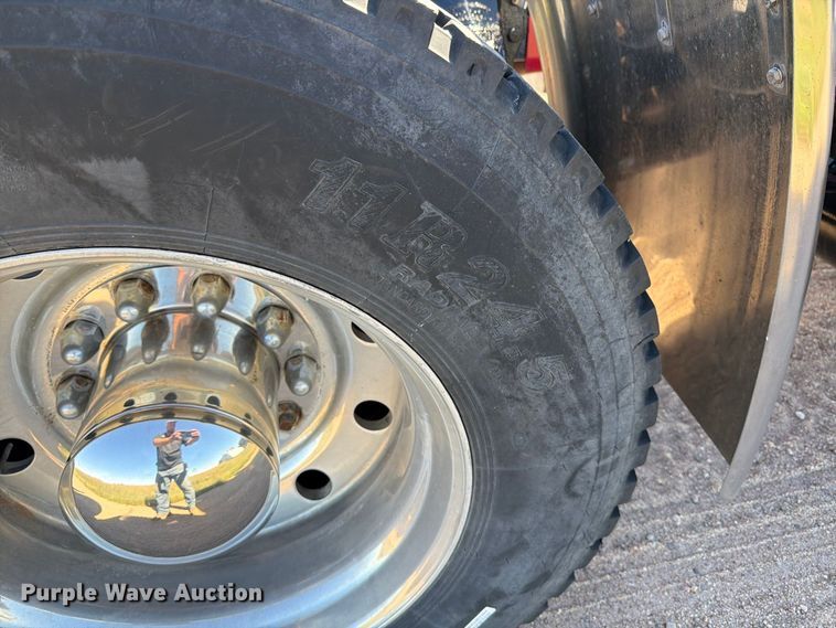 image for item EP7917 1989 Peterbilt 379 semi truck