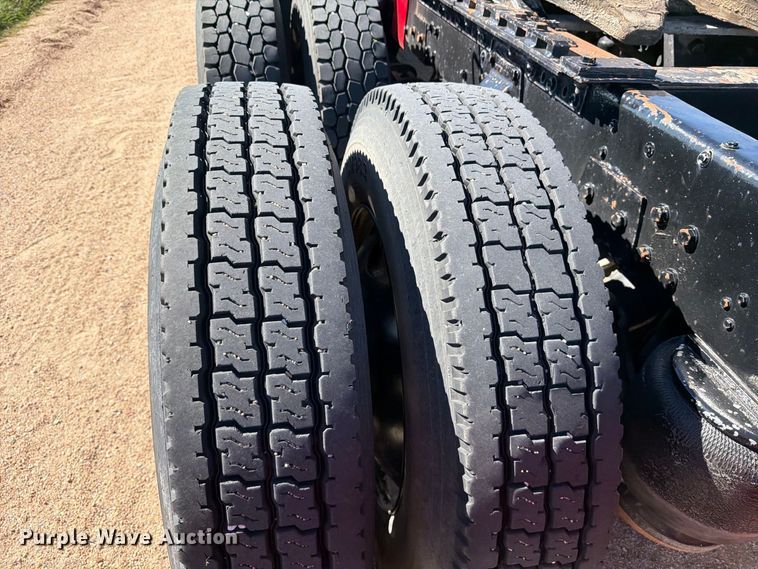 image for item EP7917 1989 Peterbilt 379 semi truck