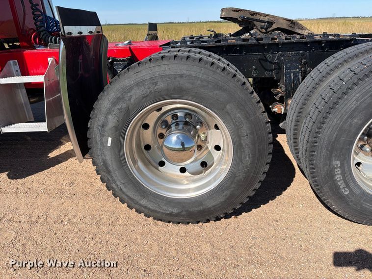 image for item EP7917 1989 Peterbilt 379 semi truck