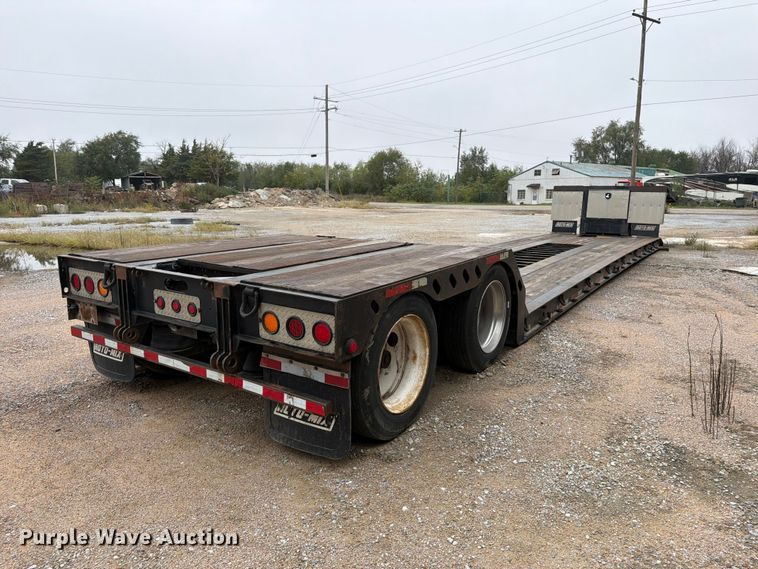 image for item EP7946 2013 XL Specialized XL 70 lowboy equipment trailer