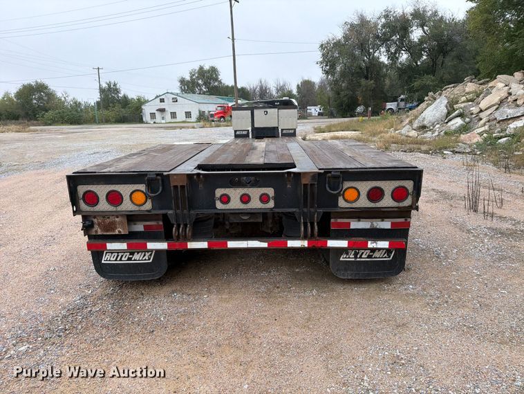 image for item EP7946 2013 XL Specialized XL 70 lowboy equipment trailer