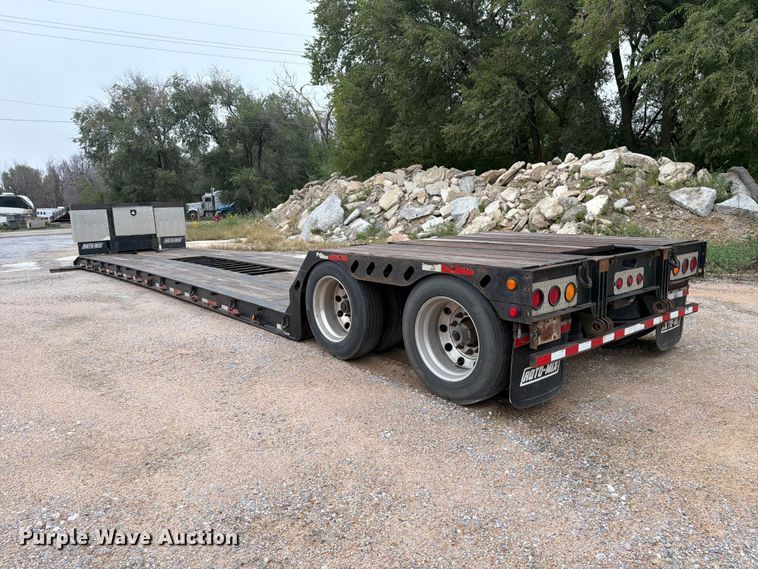 image for item EP7946 2013 XL Specialized XL 70 lowboy equipment trailer