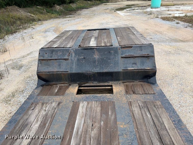 image for item EP7946 2013 XL Specialized XL 70 lowboy equipment trailer