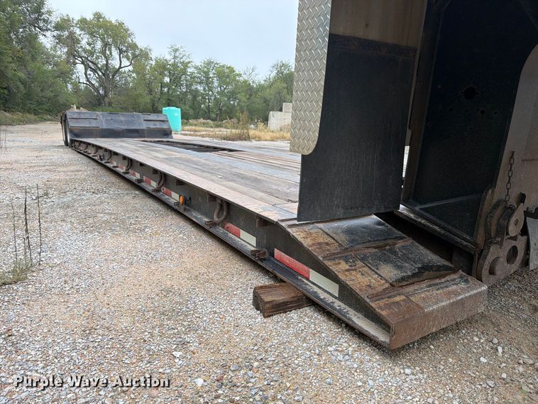 image for item EP7946 2013 XL Specialized XL 70 lowboy equipment trailer