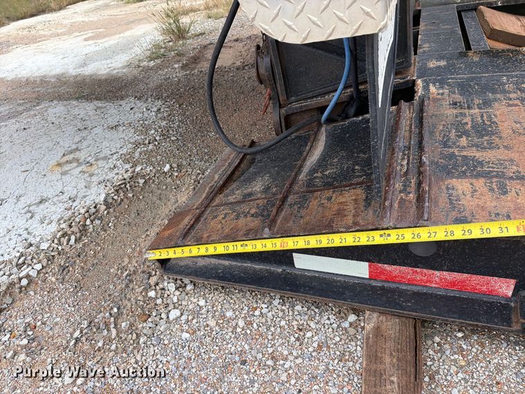 image for item EP7946 2013 XL Specialized XL 70 lowboy equipment trailer