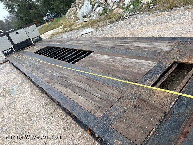 image for item EP7946 2013 XL Specialized XL 70 lowboy equipment trailer