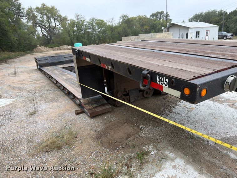 image for item EP7946 2013 XL Specialized XL 70 lowboy equipment trailer
