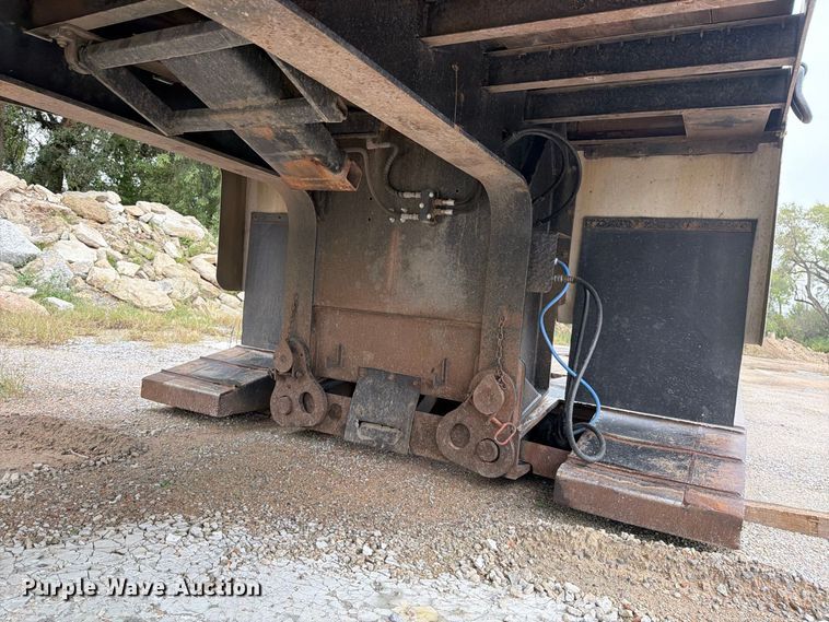 image for item EP7946 2013 XL Specialized XL 70 lowboy equipment trailer