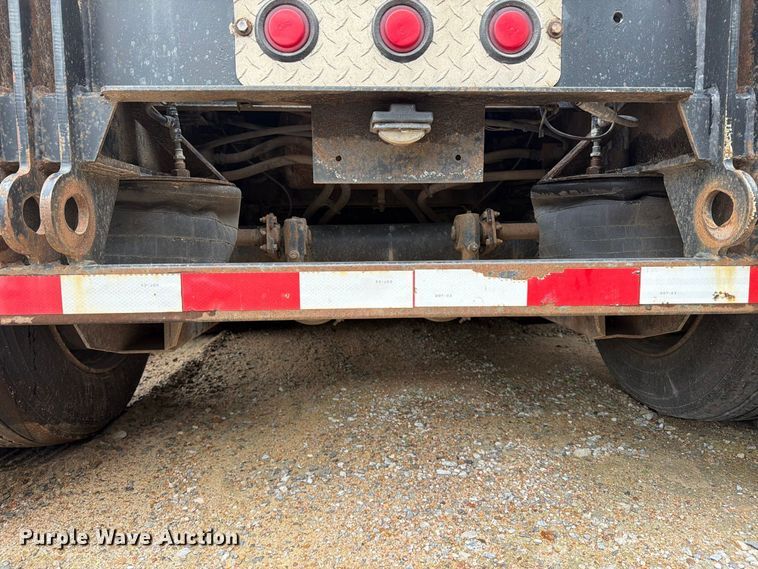image for item EP7946 2013 XL Specialized XL 70 lowboy equipment trailer