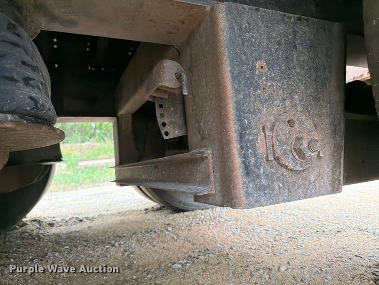 image for item EP7946 2013 XL Specialized XL 70 lowboy equipment trailer