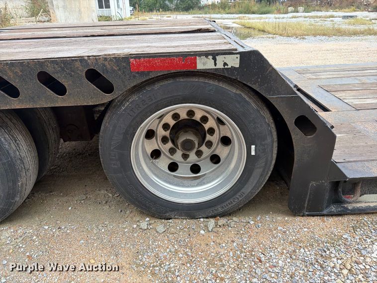 image for item EP7946 2013 XL Specialized XL 70 lowboy equipment trailer