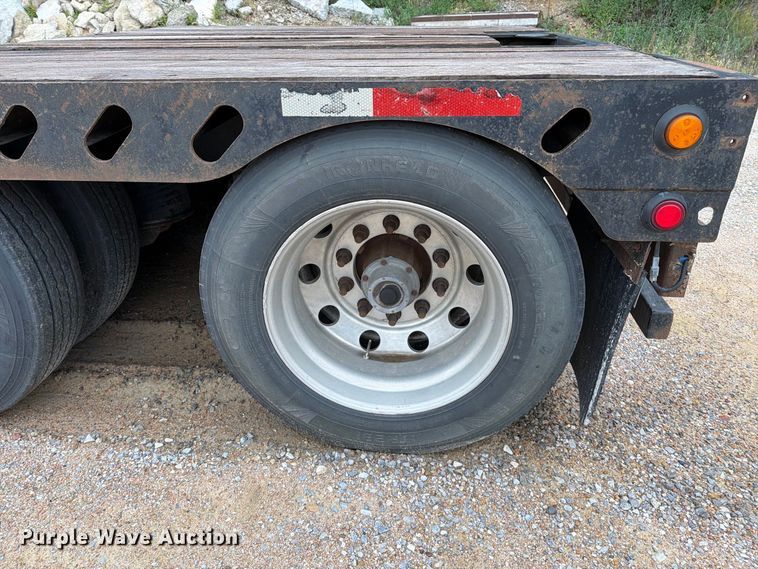 image for item EP7946 2013 XL Specialized XL 70 lowboy equipment trailer