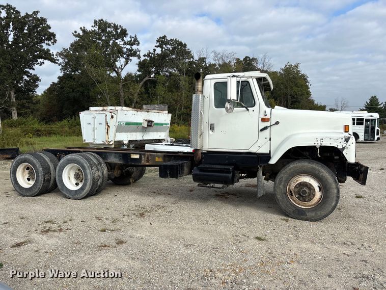 image for item ER3403 1999 International F2574 truck cab and chassis