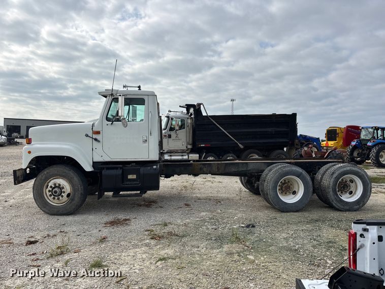 image for item ER3403 1999 International F2574 truck cab and chassis