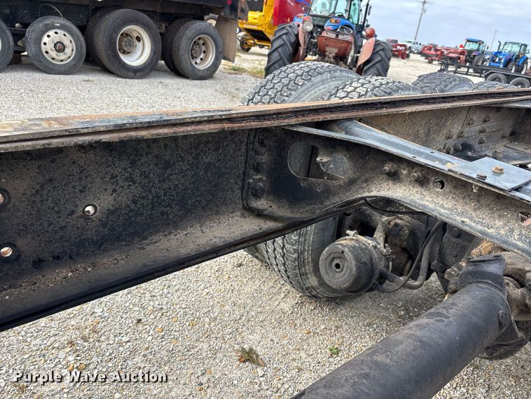 image for item ER3403 1999 International F2574 truck cab and chassis