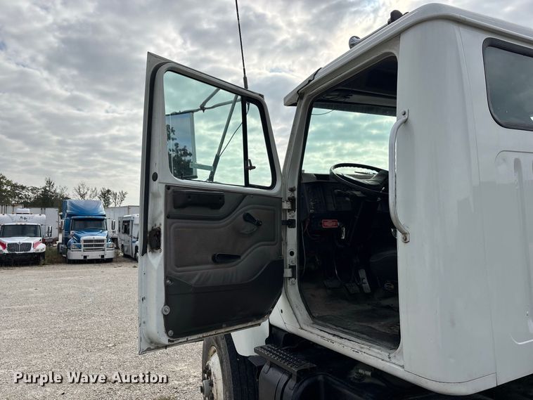 image for item ER3403 1999 International F2574 truck cab and chassis