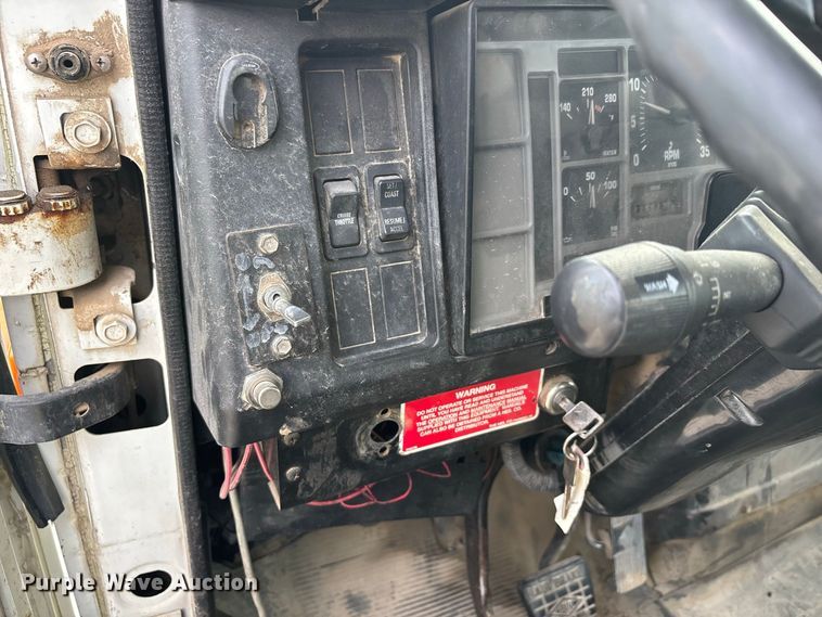 image for item ER3403 1999 International F2574 truck cab and chassis