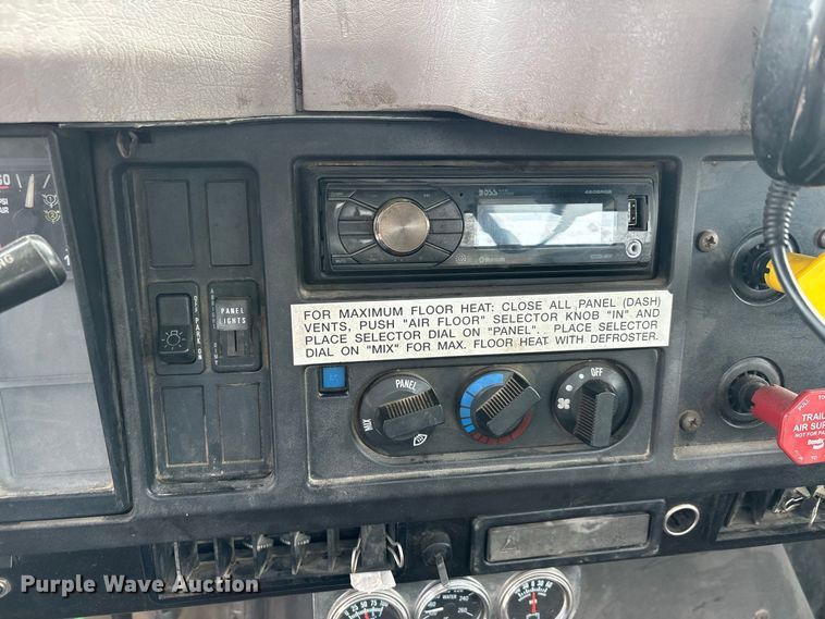 image for item ER3403 1999 International F2574 truck cab and chassis