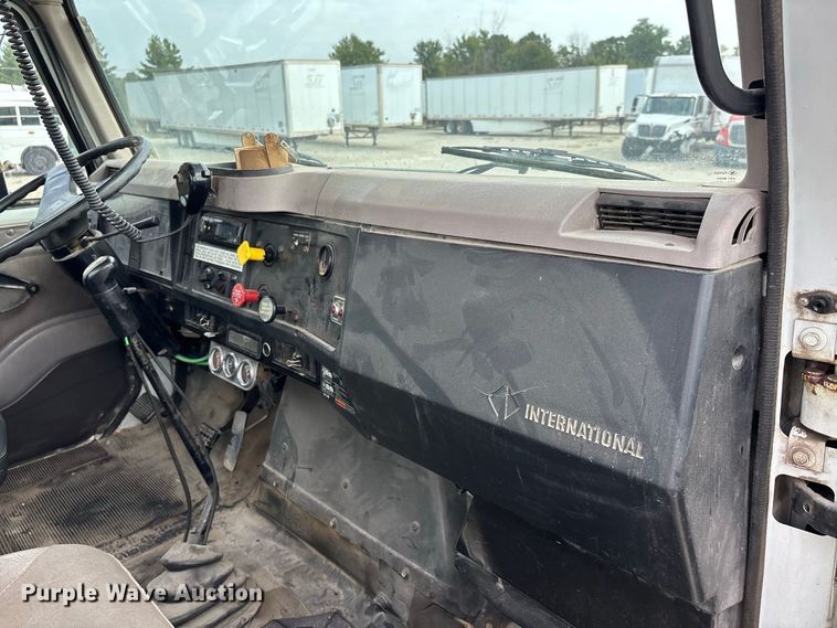 image for item ER3403 1999 International F2574 truck cab and chassis