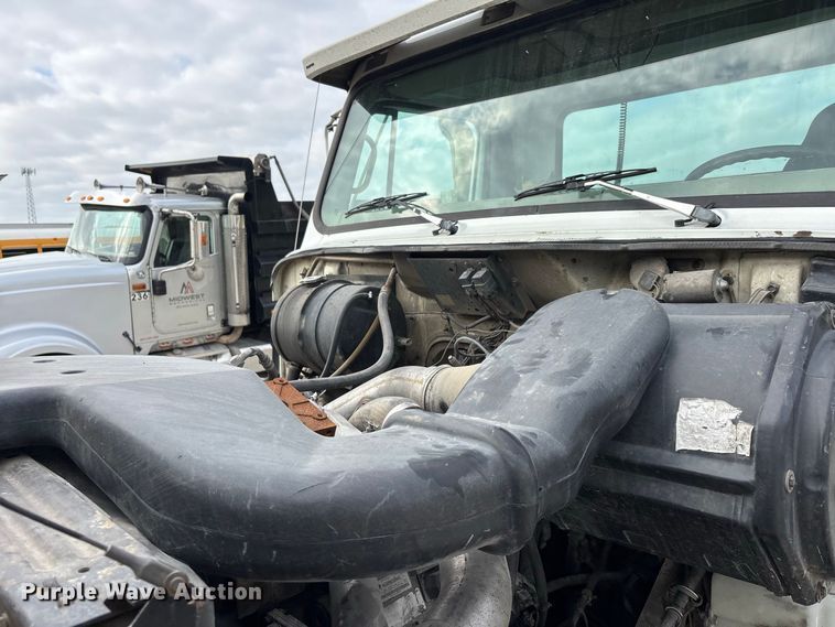 image for item ER3403 1999 International F2574 truck cab and chassis
