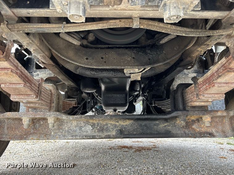 image for item ER3403 1999 International F2574 truck cab and chassis