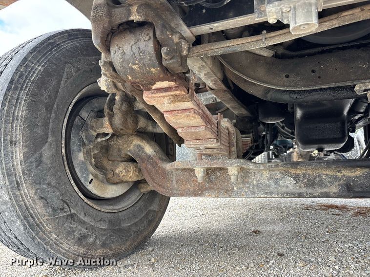 image for item ER3403 1999 International F2574 truck cab and chassis