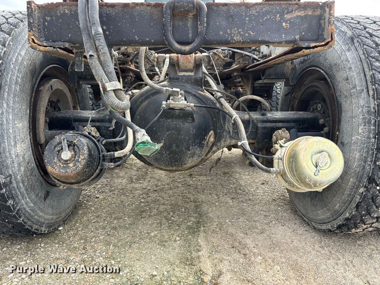 image for item ER3403 1999 International F2574 truck cab and chassis