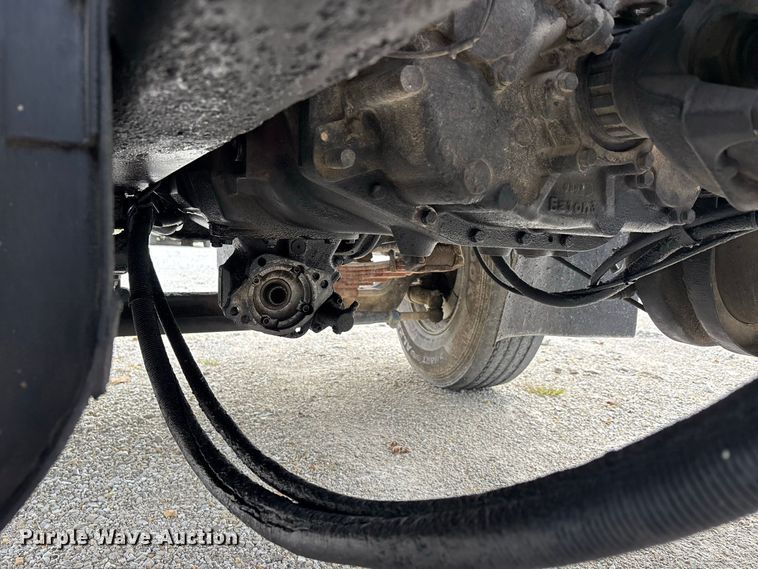 image for item ER3403 1999 International F2574 truck cab and chassis