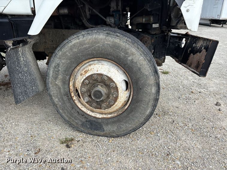 image for item ER3403 1999 International F2574 truck cab and chassis