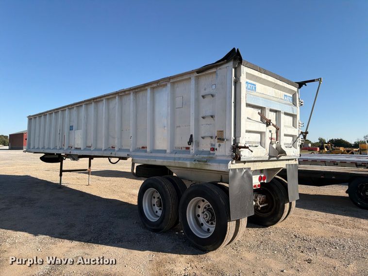 image for item ER3475 1989 Mate end dump trailer