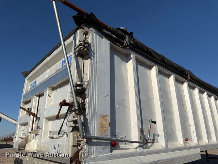 image for item ER3475 1989 Mate end dump trailer
