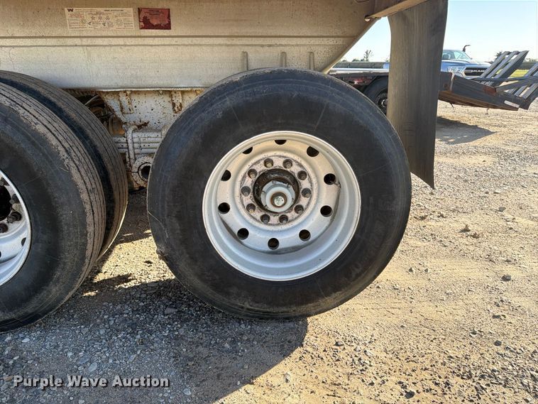 image for item ER3475 1989 Mate end dump trailer