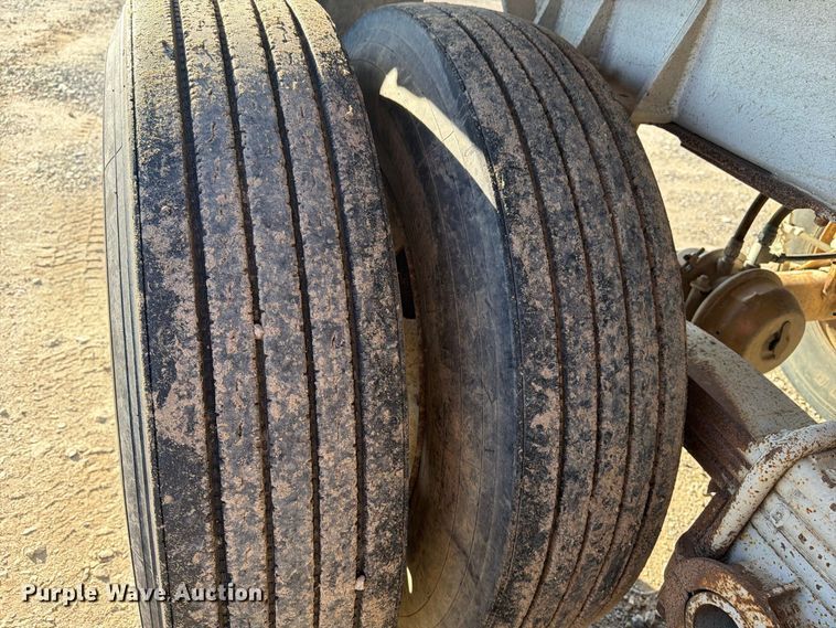 image for item ER3475 1989 Mate end dump trailer
