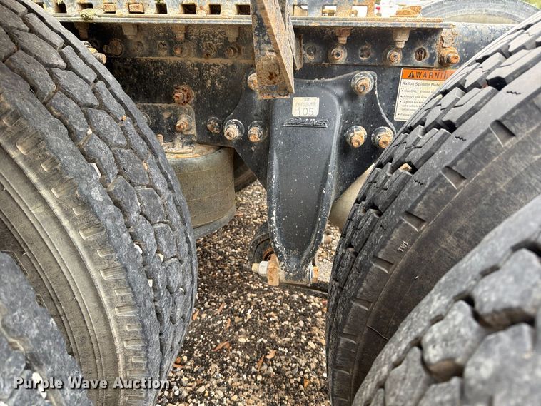 image for item ER3480 2011 Freightliner Cascadia 125 semi truck